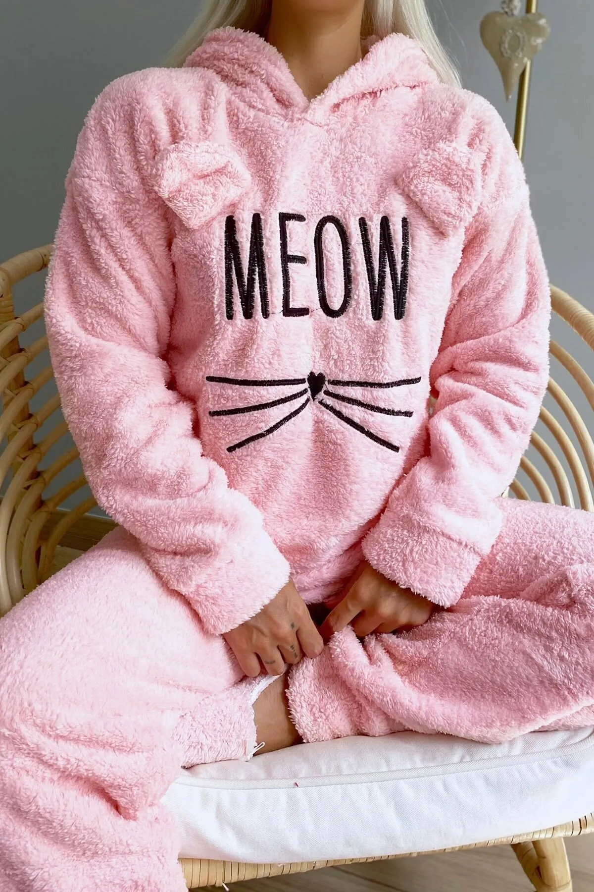 Pijamaevi  Puderrosa Meow gemustertes Vollplüsch-Pyjama-Set