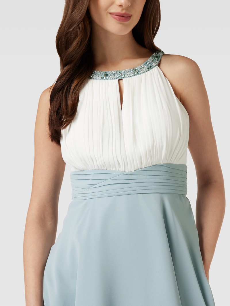 Cocktailkleid mit Ziersteinbesatz in schilf