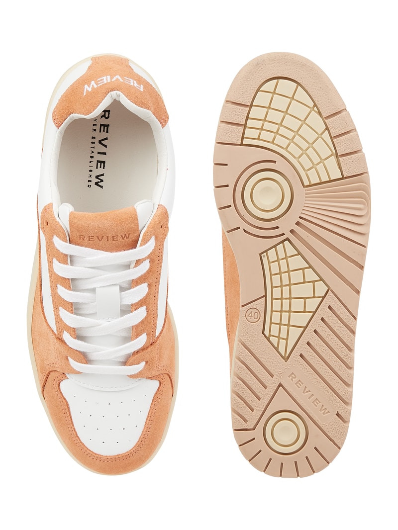 Sneaker mit Label-Details in altrosa
