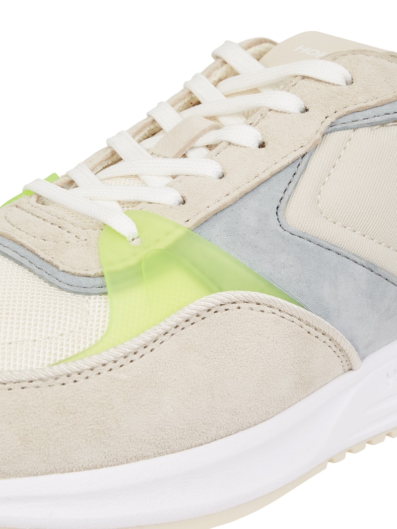 Sneaker aus Leder in beige