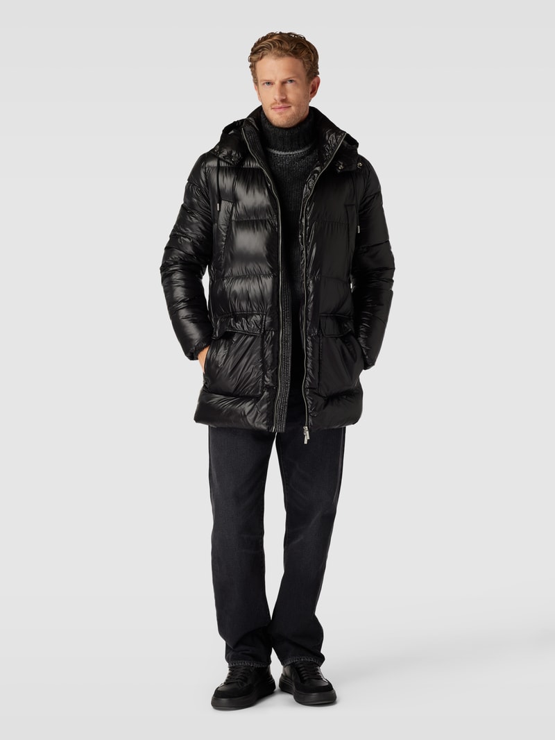 Steppjacke mit Kapuze in schwarz