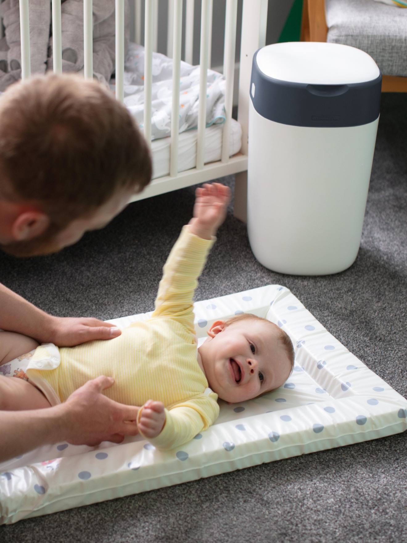 Starter pack poubelle à couches TOMMEE TIPPEE Twist & Click + 6 recharges blanc