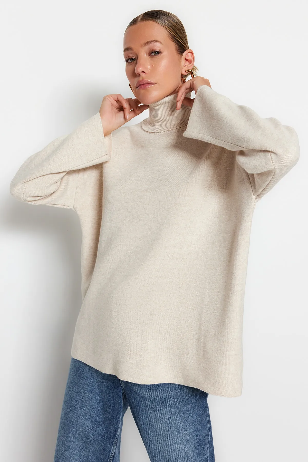 Trendyol Collection  Steinfarbener Basic-Oversize-Strickpullover mit weiter Passform TWOAW23KZ00206