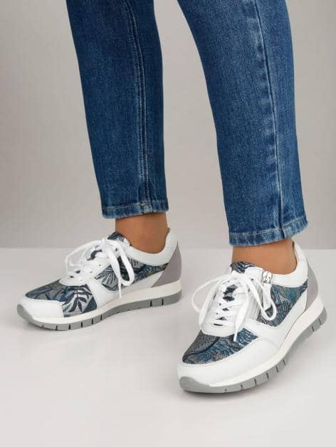 Schnürschuh mit seitlichem Reißverschluss