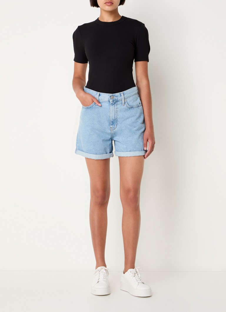 T-shirt Calvin Klein con texture a coste e dettagli traforati.