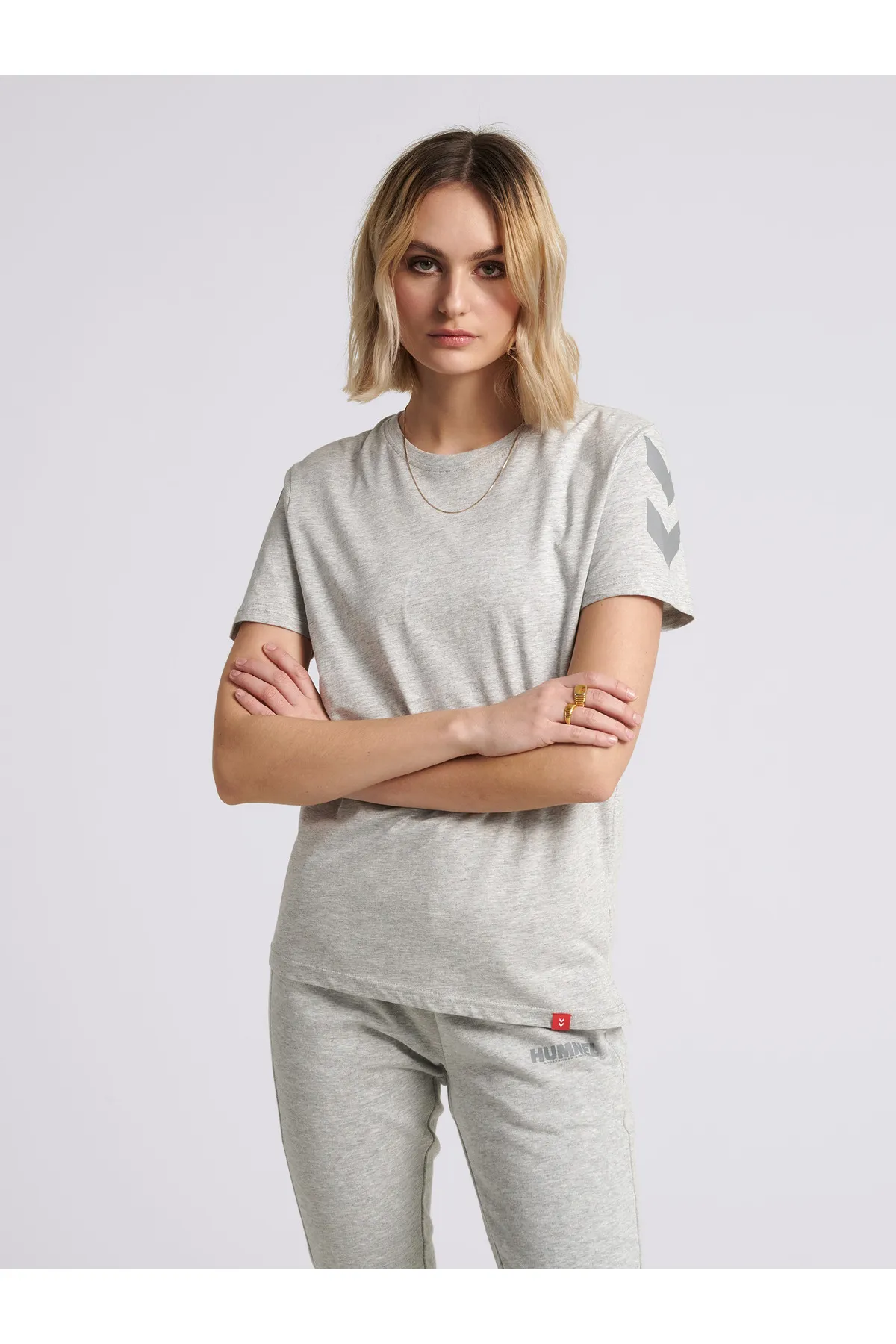 hummel  hmlLEGACY CHEVRON T-SHIRT