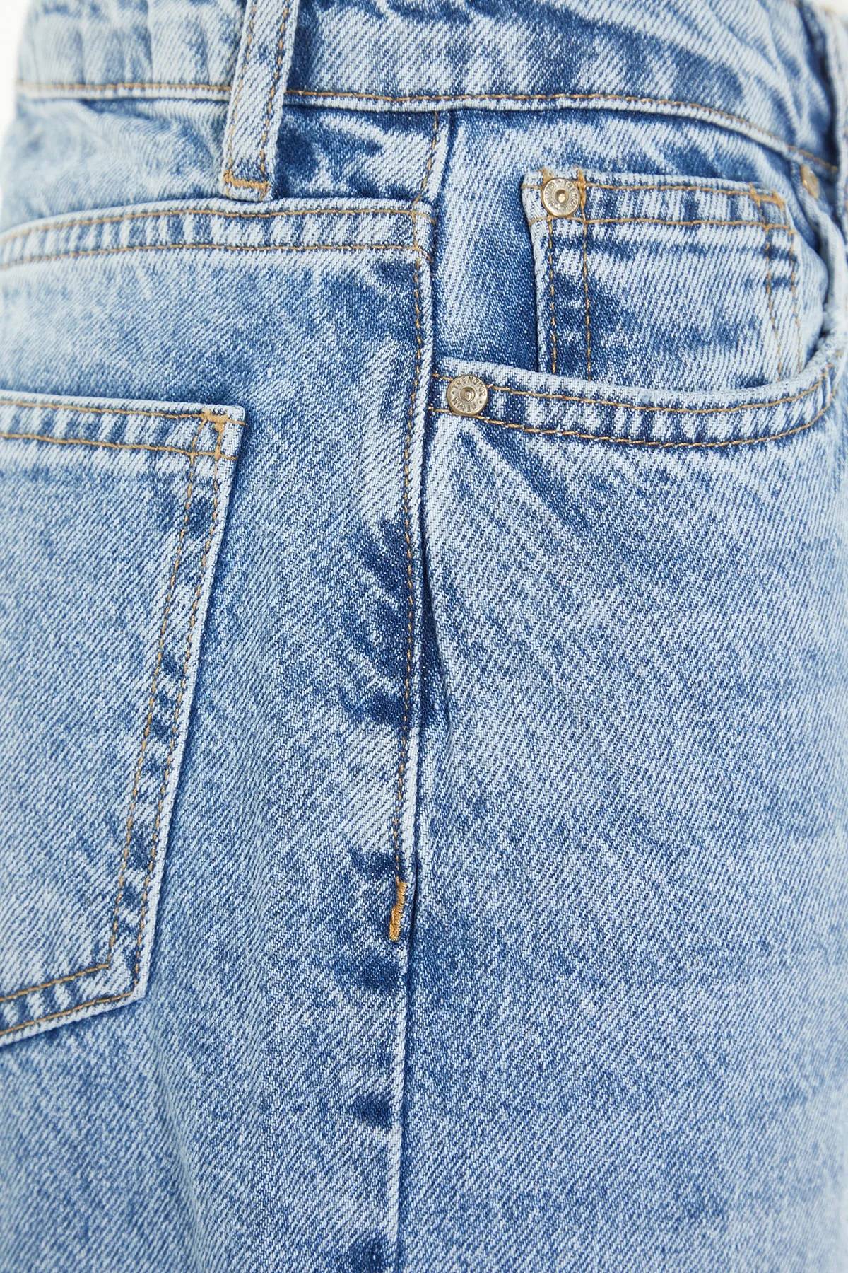 Trendyol Collection  Blaue, lange, gerade Jeans mit hoher Taille TWOAW23JE00111