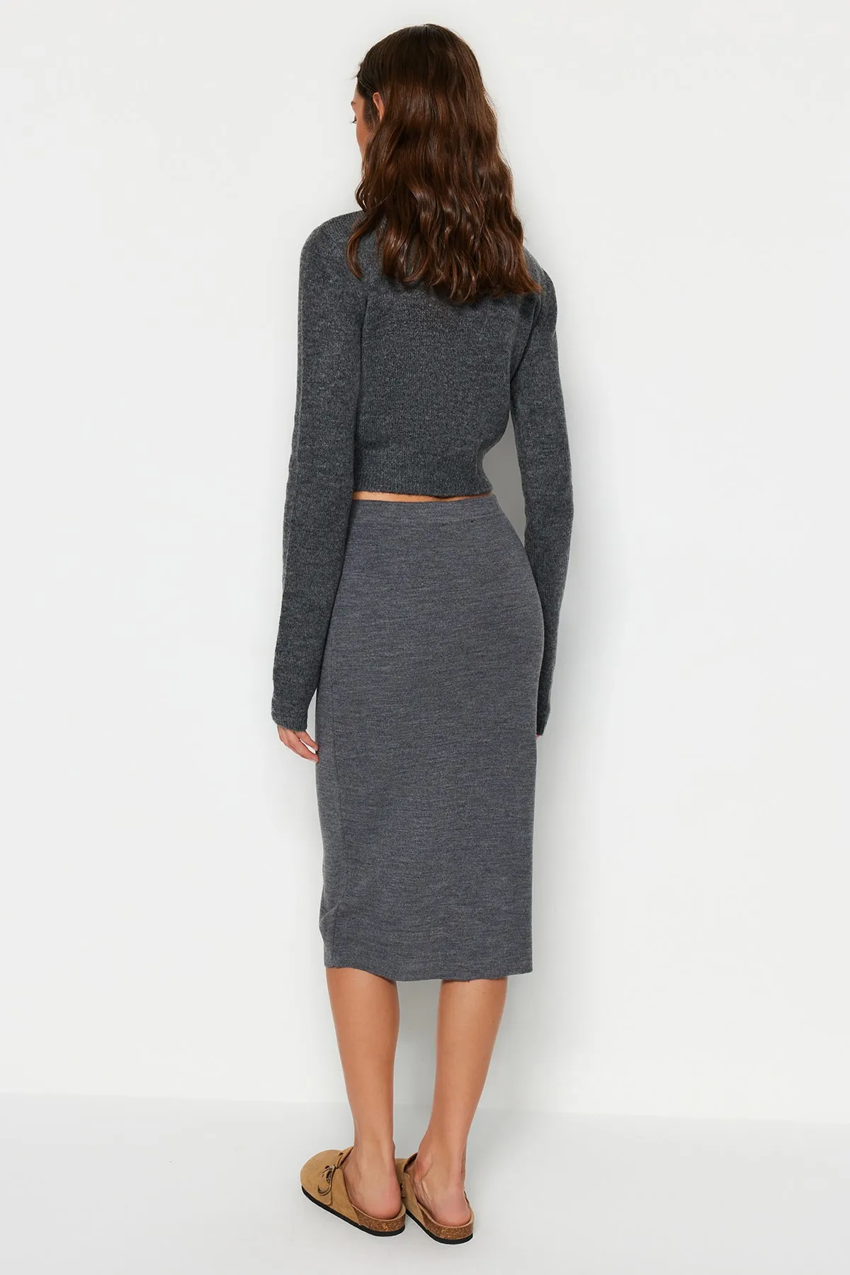 Trendyol Collection  Anthrazitfarbener Midi-Bleistift-Strickrock TWOAW20DU0006
