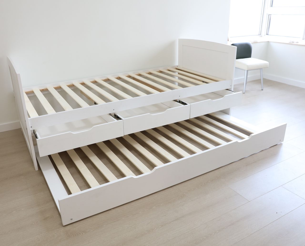 Better Home Funktionsbett ca. 90 x 200 cm ausziehbares Bett & 3 Schubladen weiß