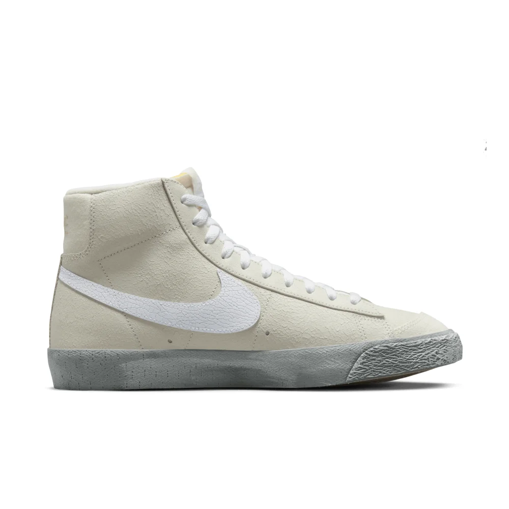 Nike Blazer Mid 77 EMB DV0797-100 / weiss