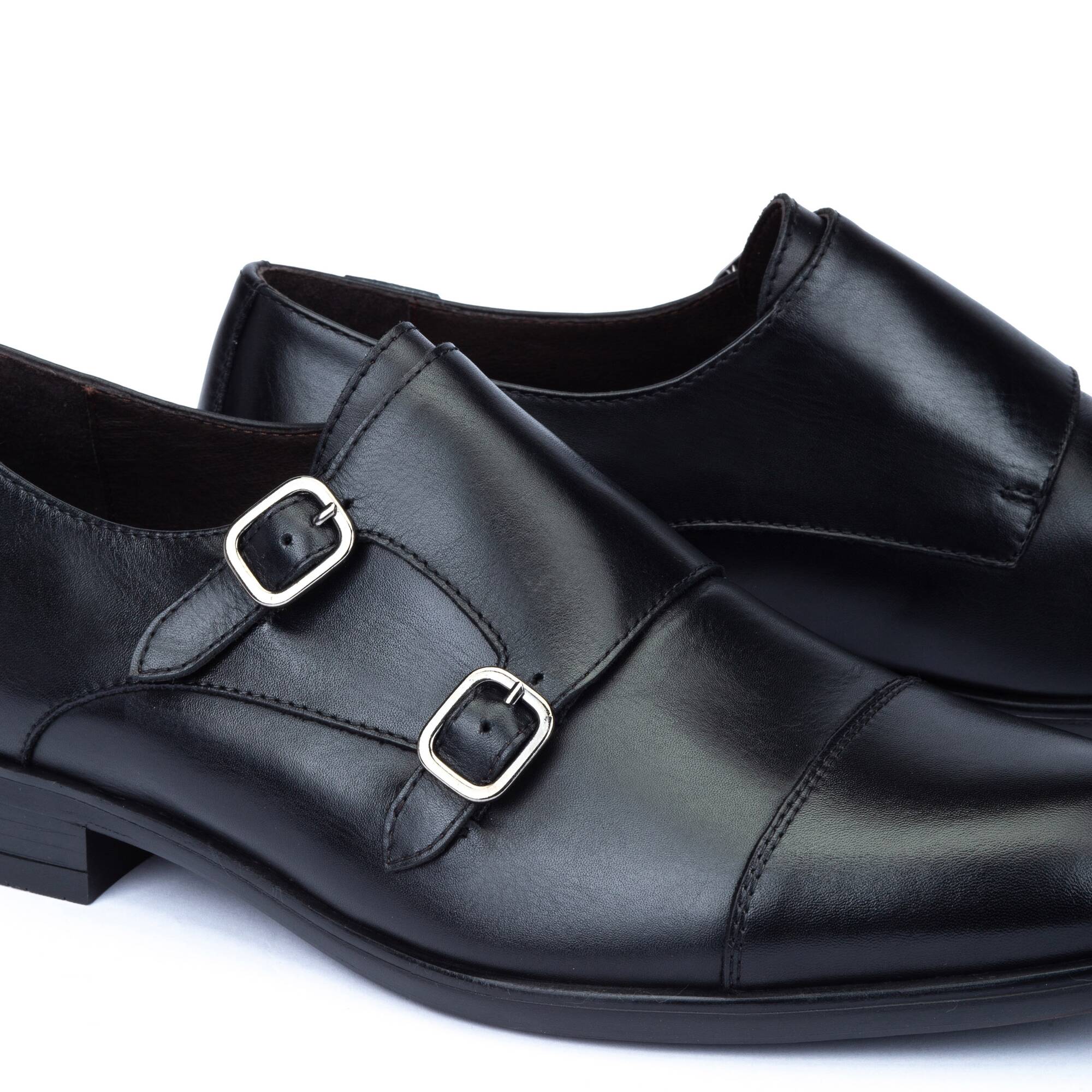 Eleganckie buty z klamrami - CZARNE