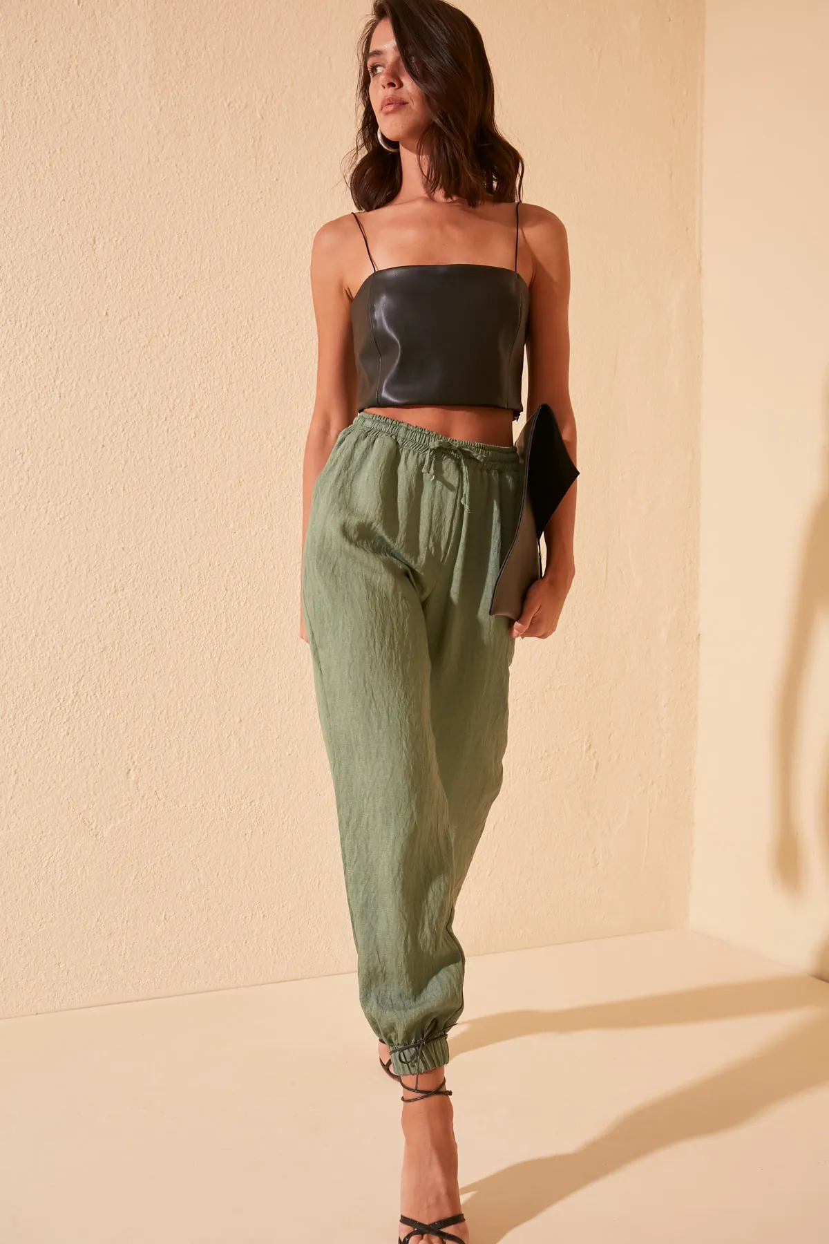 Trendyol Collection  Grüne Jogger-Webhose TWOSS20PL0129