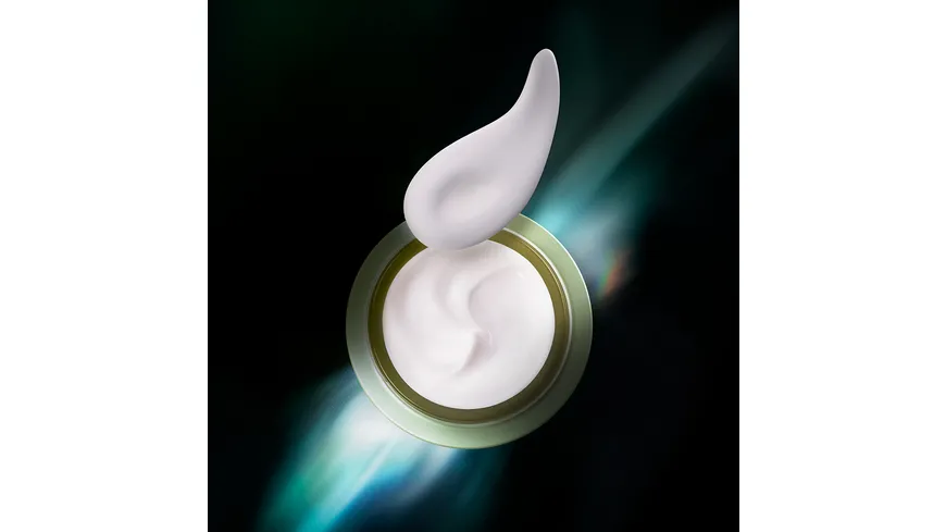 SHISEIDO FUTURE SOLUTION LX Legendary Enmei Ultimate Brillance Eye Cream 15 ml