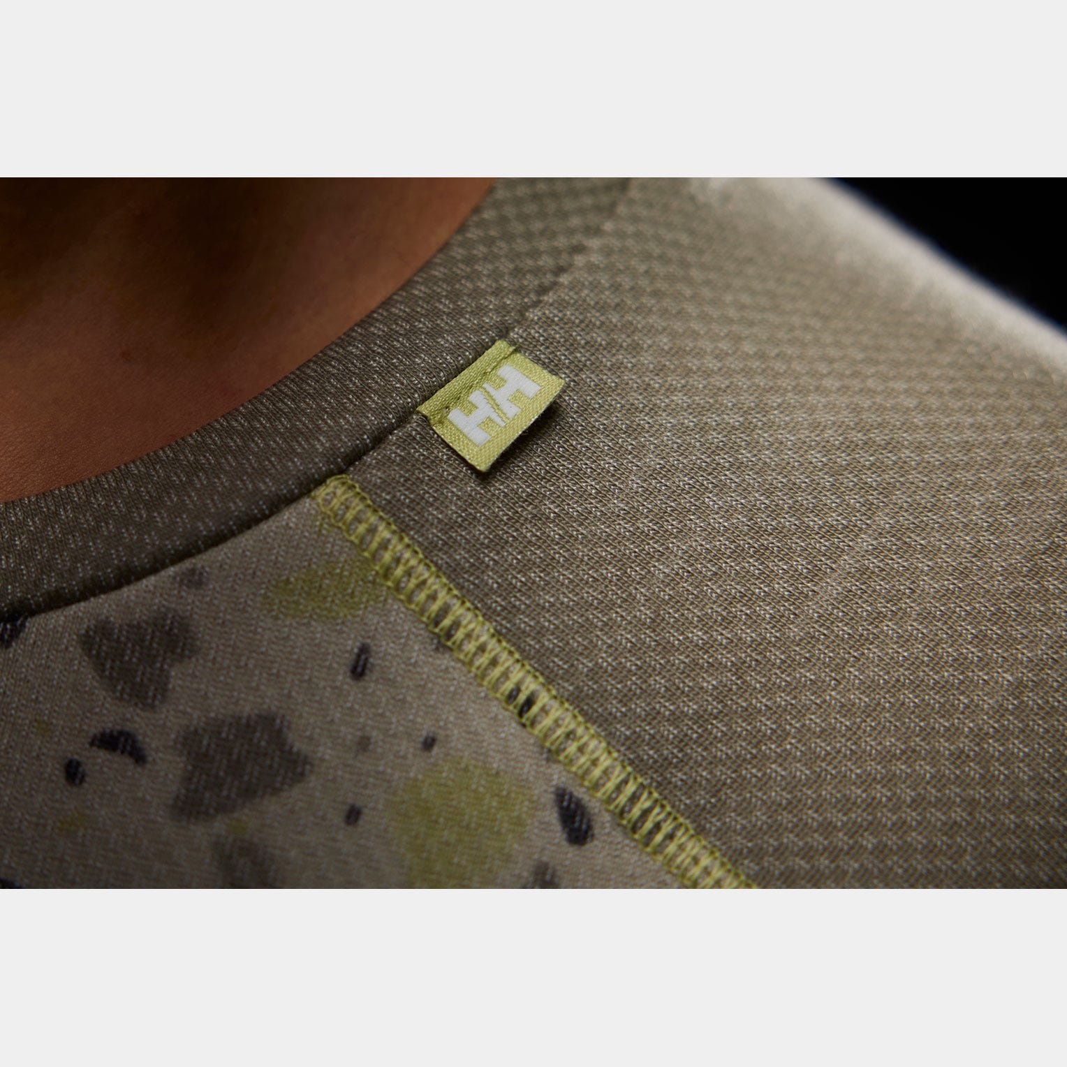 Women’s LIFA® Merino Midweight Graphic Long-Sleeve Crew Base Layer