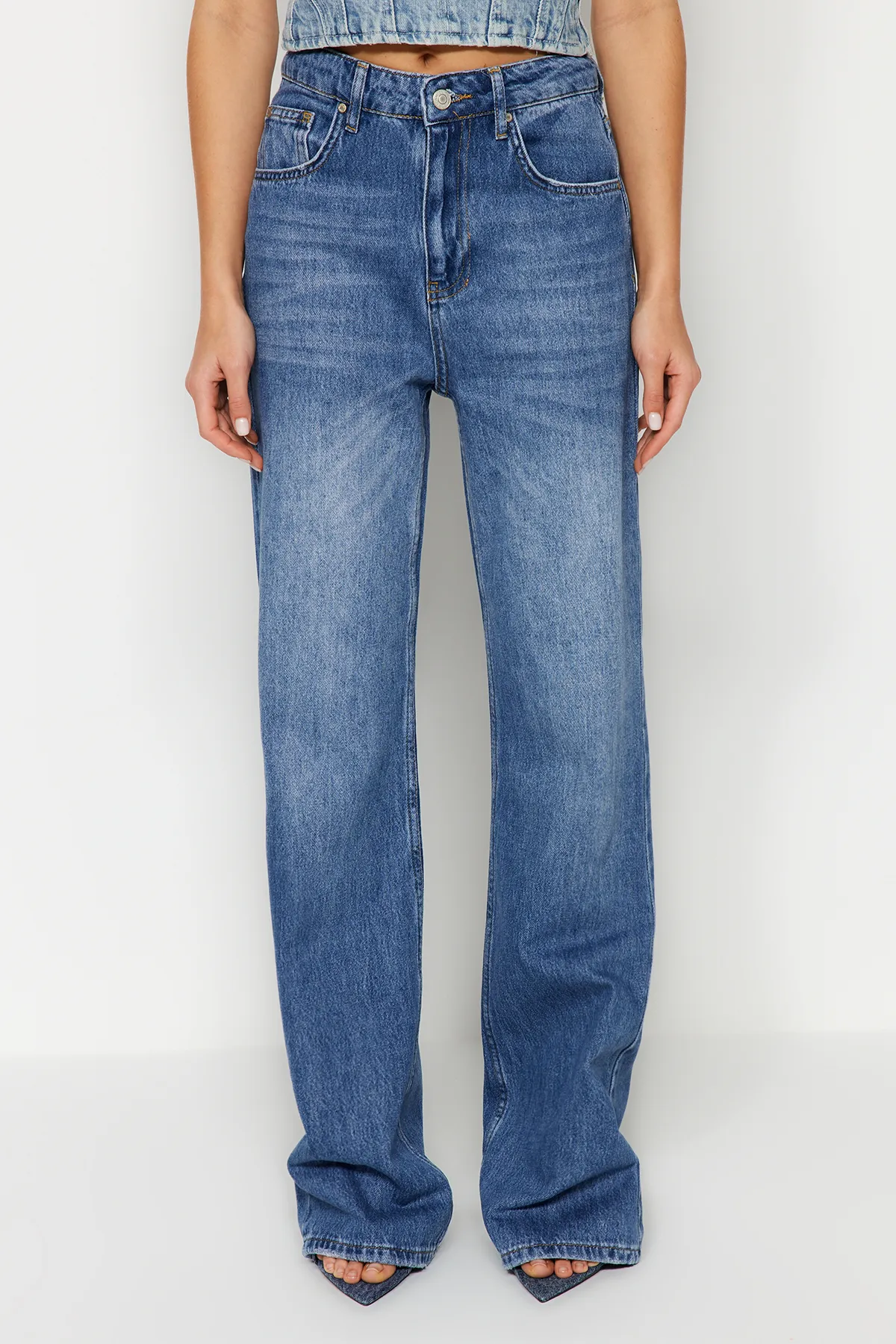Trendyol Collection  Dunkelblaue Jeans mit hoher Taille und weitem Bein TWOSS24JE00022