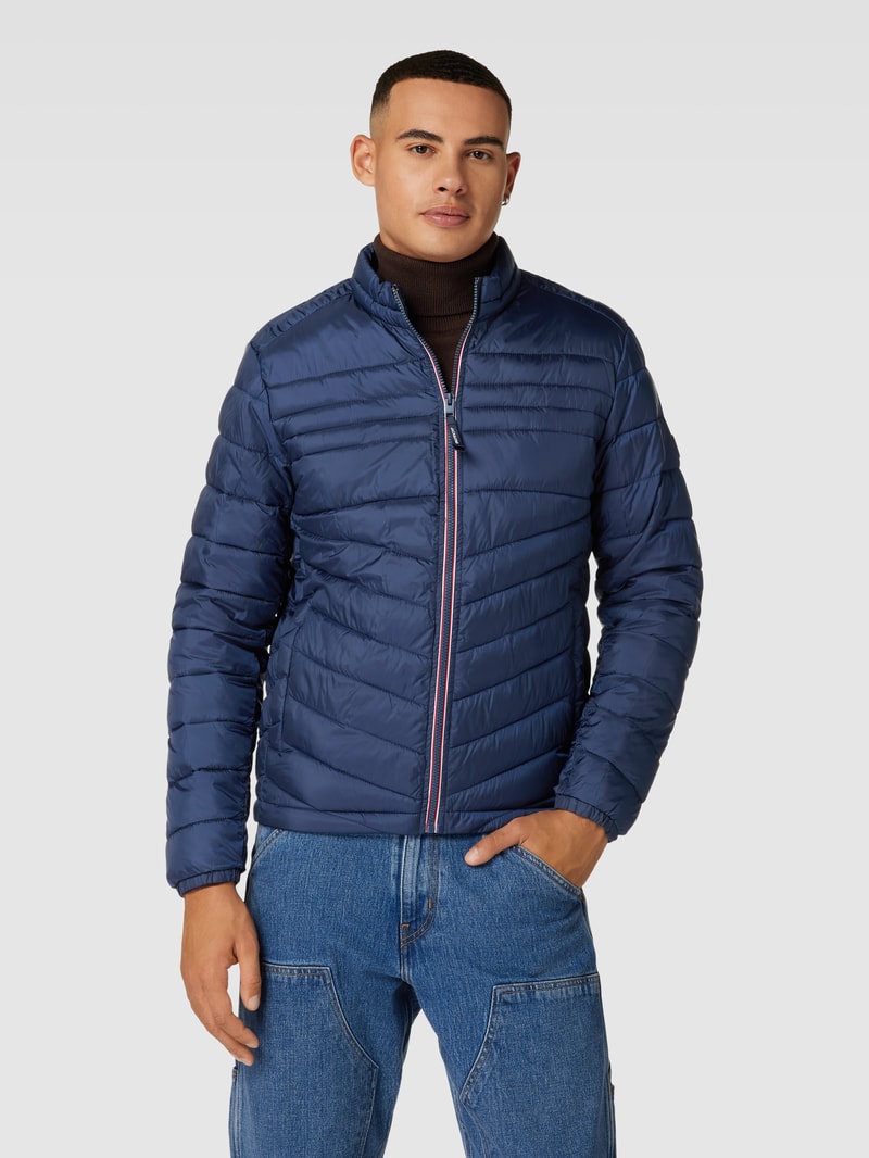 Steppjacke mit Label-Patch Modell 'HERO' in dunkelblau