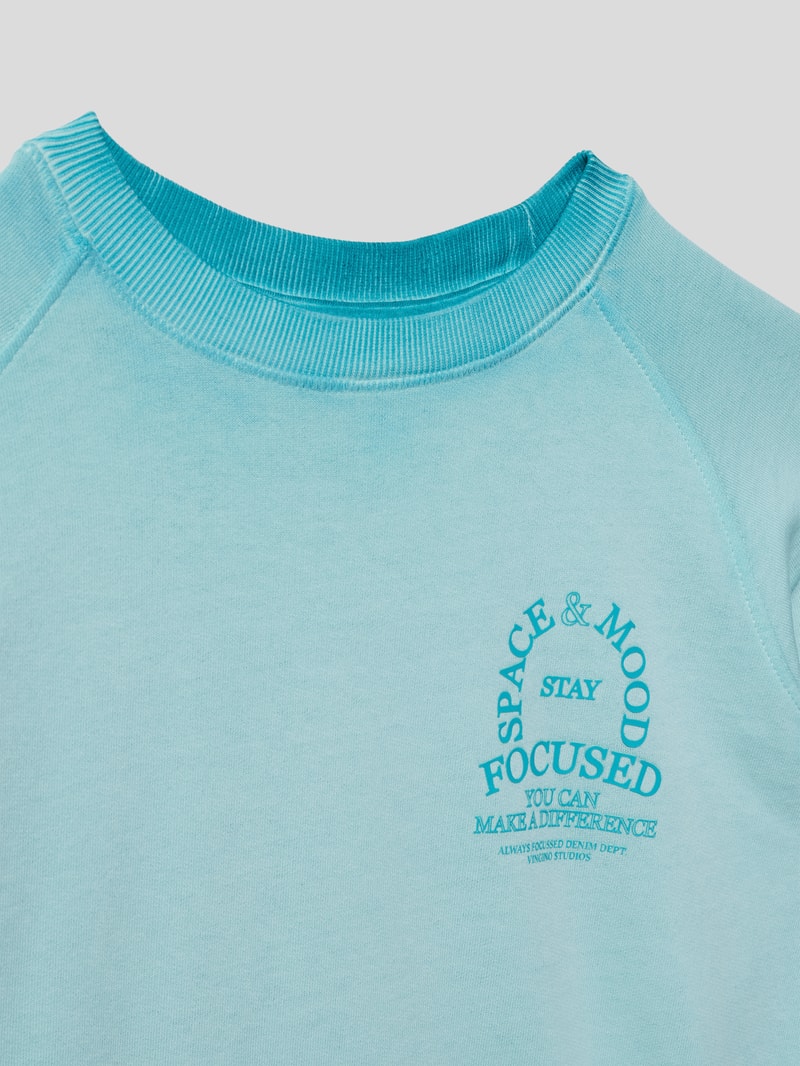 Sweatshirt mit Label-Print Modell 'NOY' in hellblau