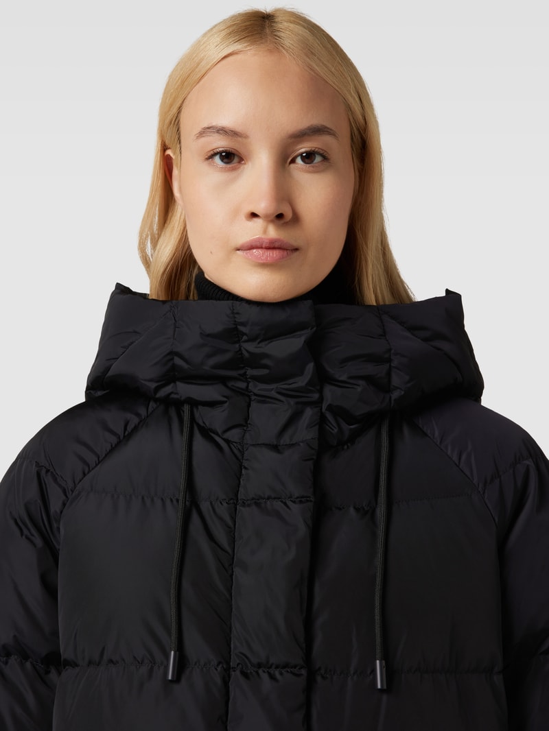 Dauneenjacke mit Label-Details Modell 'YSER' in schwarz