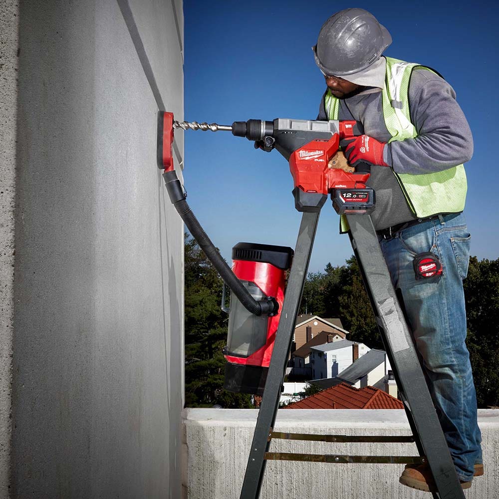 Martelo SDS Max Milwaukee Fuel 18V 44mm sem escovas com uma chave e protetor M18FHM-0