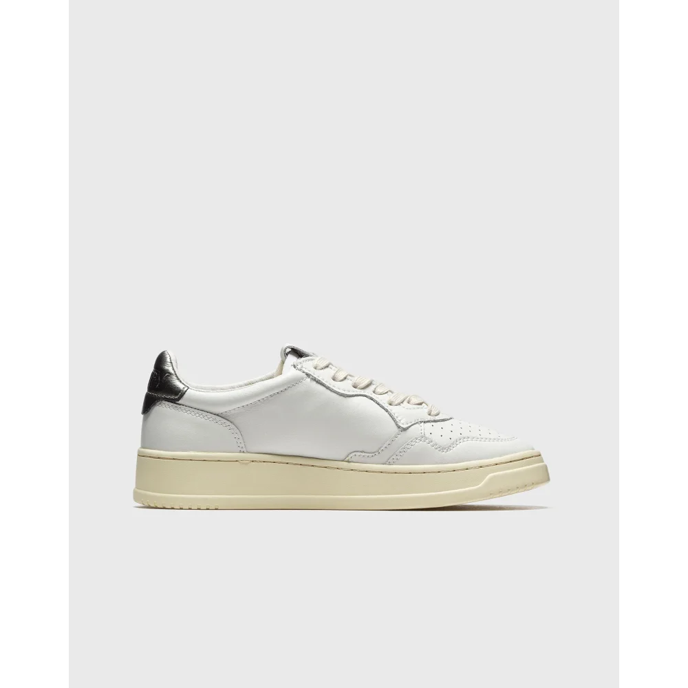 Autry Wmns Medalist Low AULWLL05 / weiss