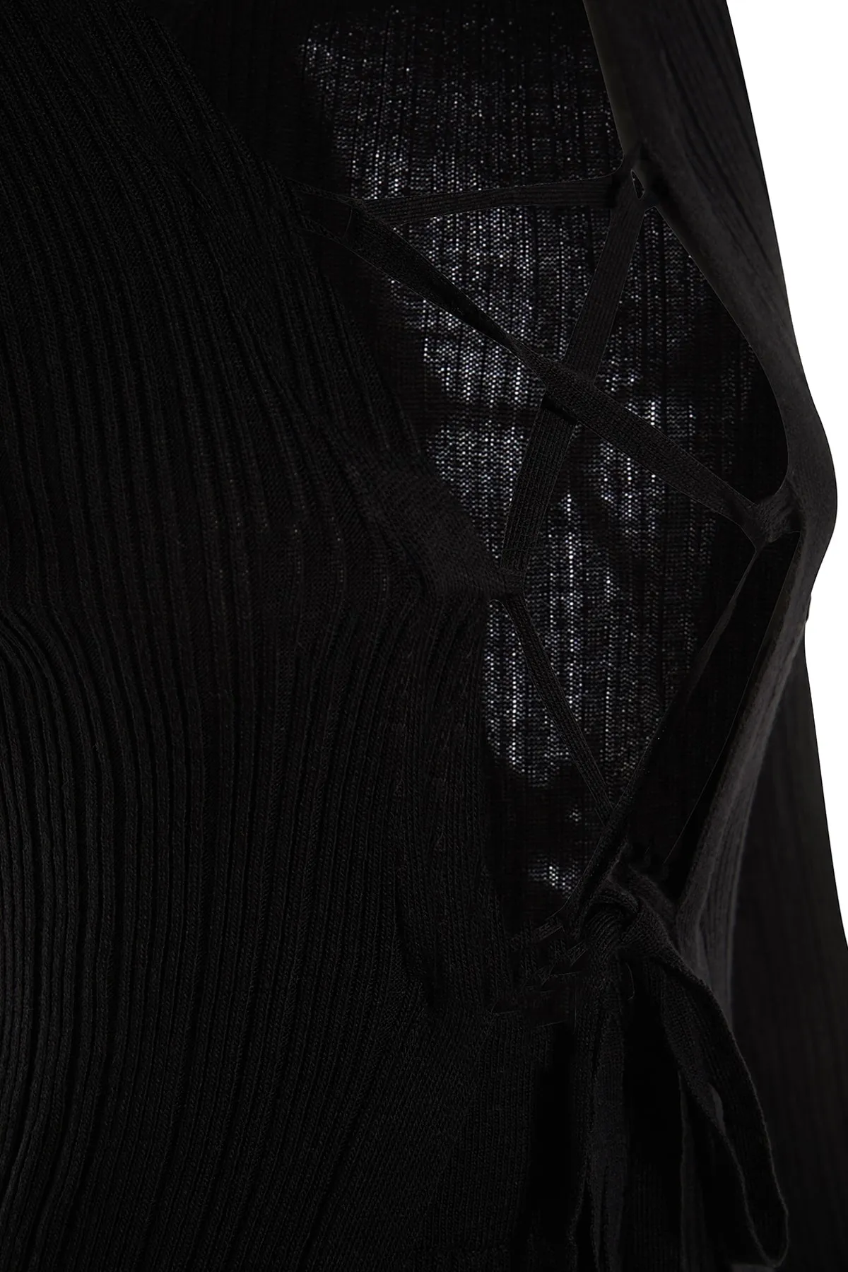 Trendyol Collection  Schwarzes Set aus Strickoberteil und -unterteil mit Schnürung und Strickjacke TWOAW23AU0002