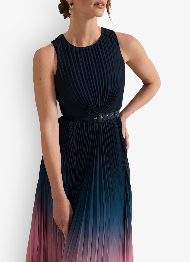Rochie midi Phase Eight Petite Simara cu pliuri și curea.