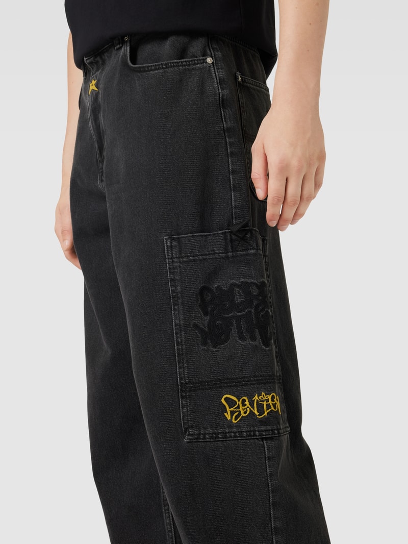 Super Baggy Fit Jeans mit aufgesetzten Taschen in schwarz