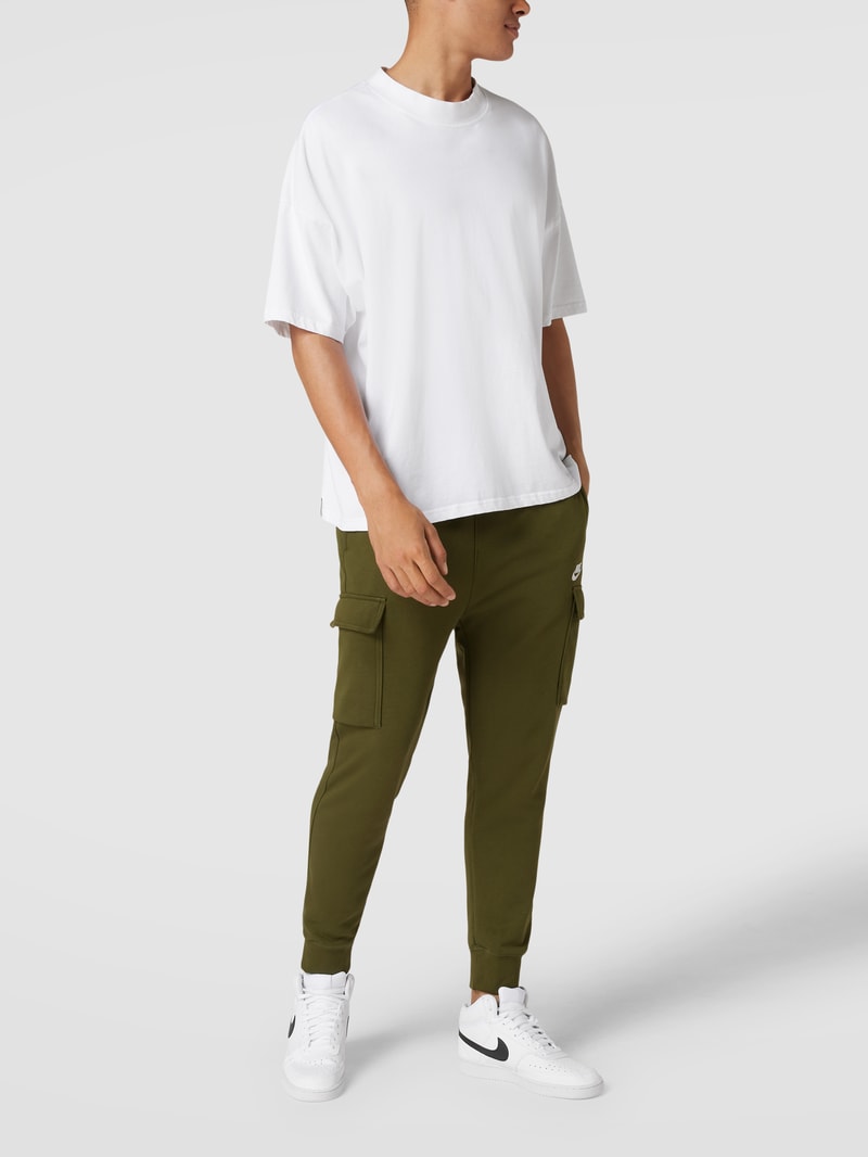 Sweatpants mit Label-Stitching Modell 'Nsw Club Pant Cargo' in olivgrün