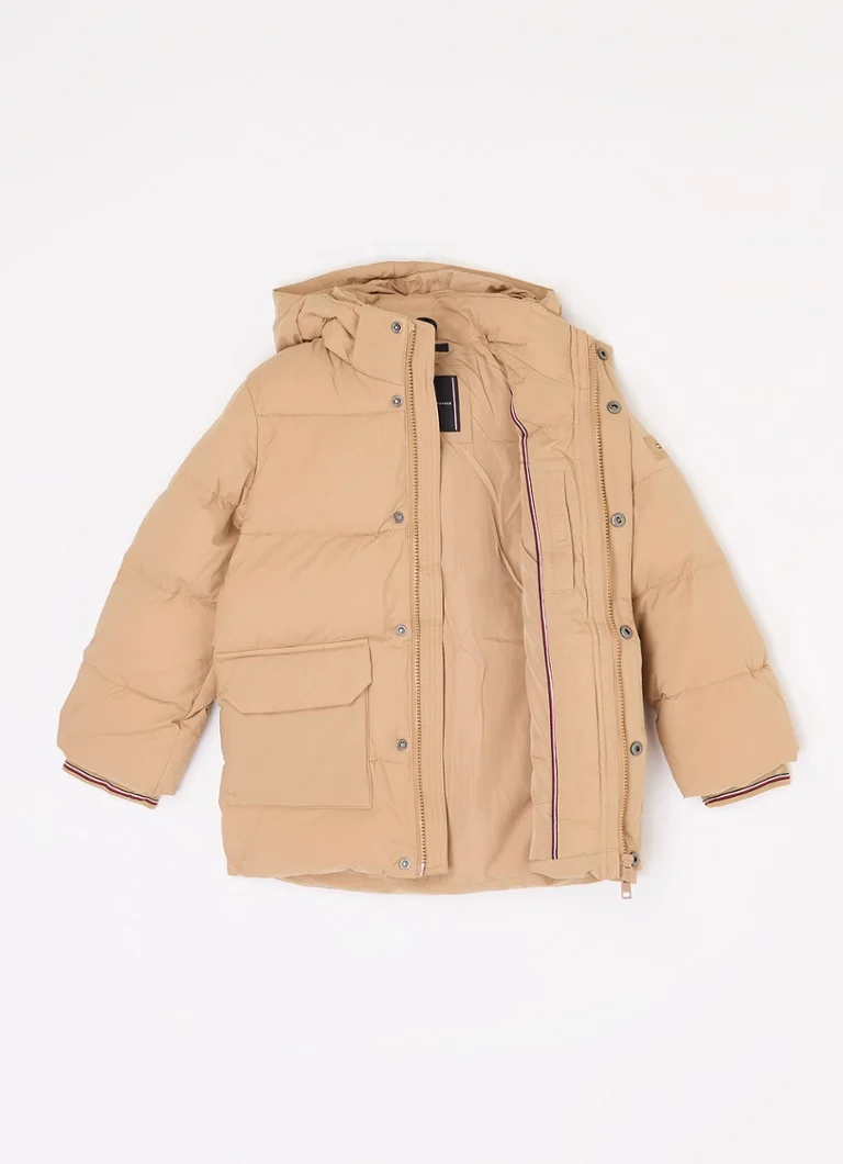 Pikowana kurtka Tommy Hilfiger z logo i kapturem.