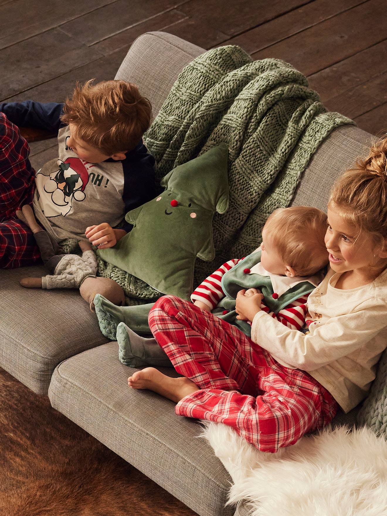 Vertbaudet Kinderzimmer Kissen in Tannenbaum-Form, personalisierbar - grün