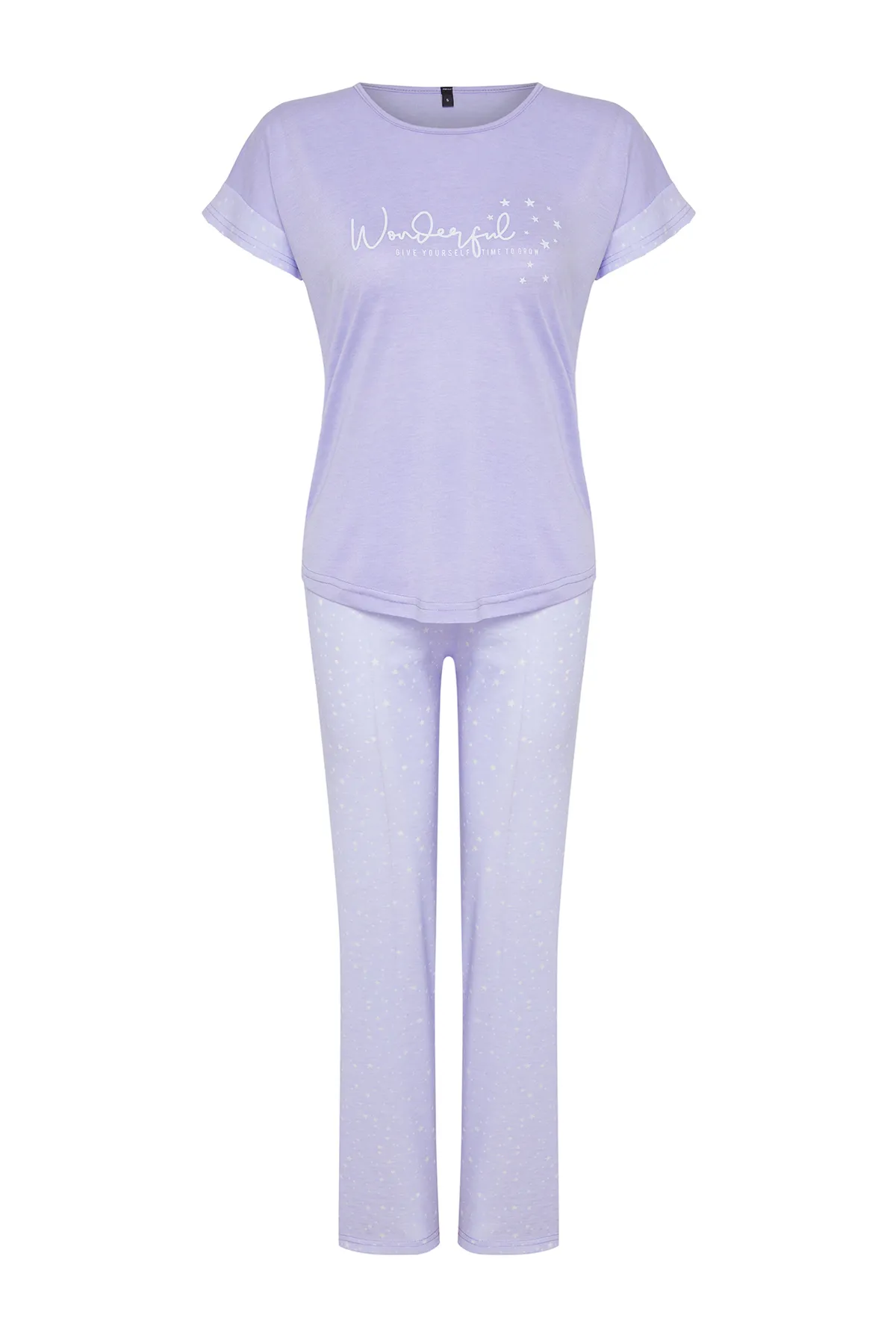 Trendyol Collection  Gestricktes Pyjama-Set mit Flieder-Slogan-Aufdruck THMSS24PT00364