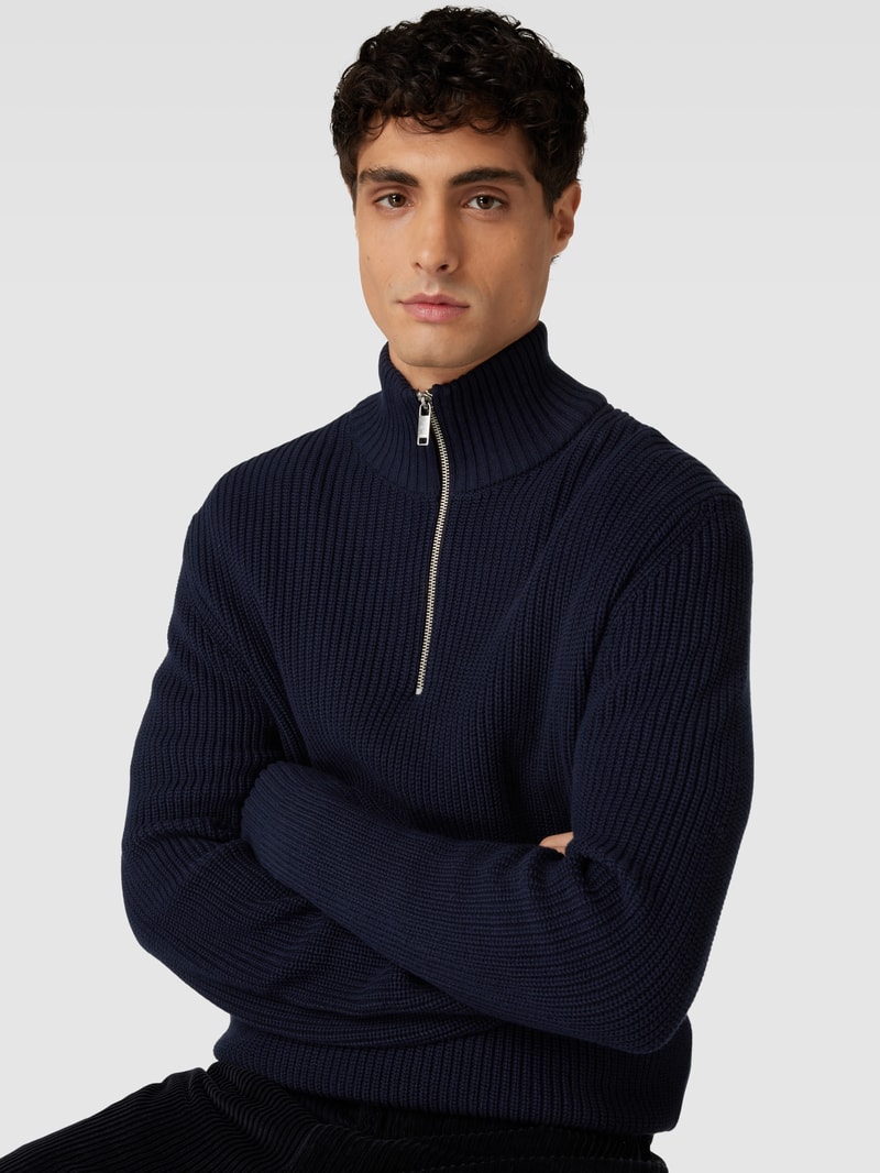 Strickpullover mit Stehkragen in marineblau
