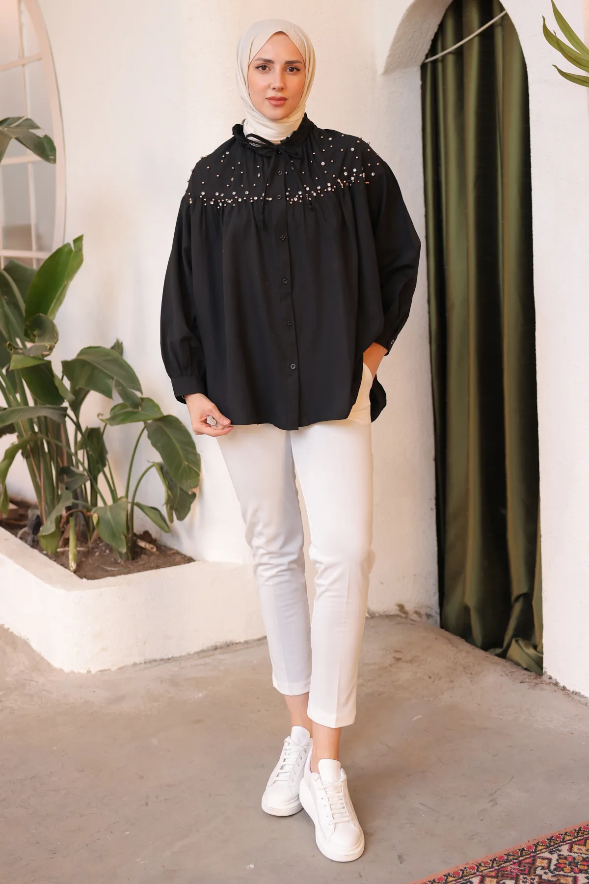 benguen  61546 Hijab-Hemd mit Perlendetail, Schwarz