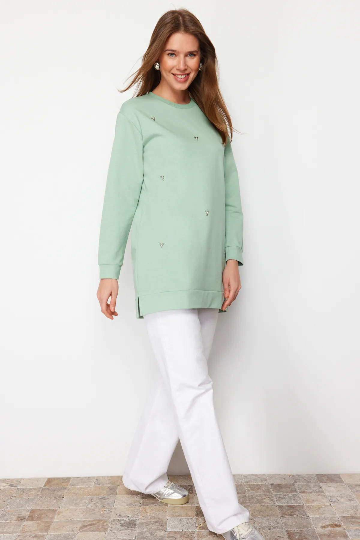 Trendyol Modest  Mintgrüne Stricktunika mit Rundhalsausschnitt und Steindetail TCTSS22TN0072