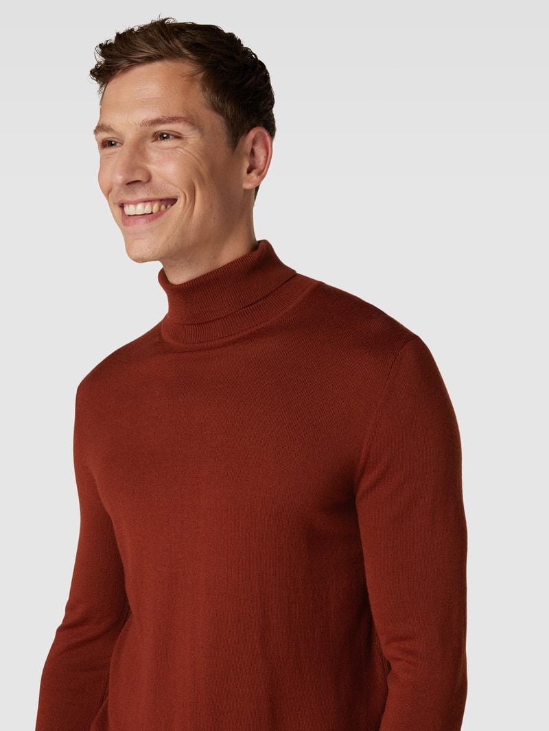 Pullover mit Stehkragen in terrakotta