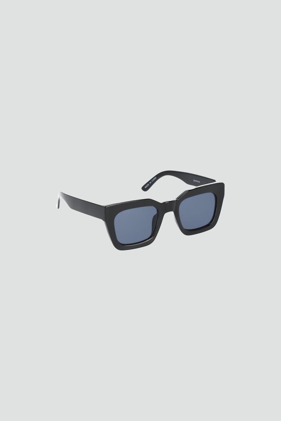 Chunky sunglasses