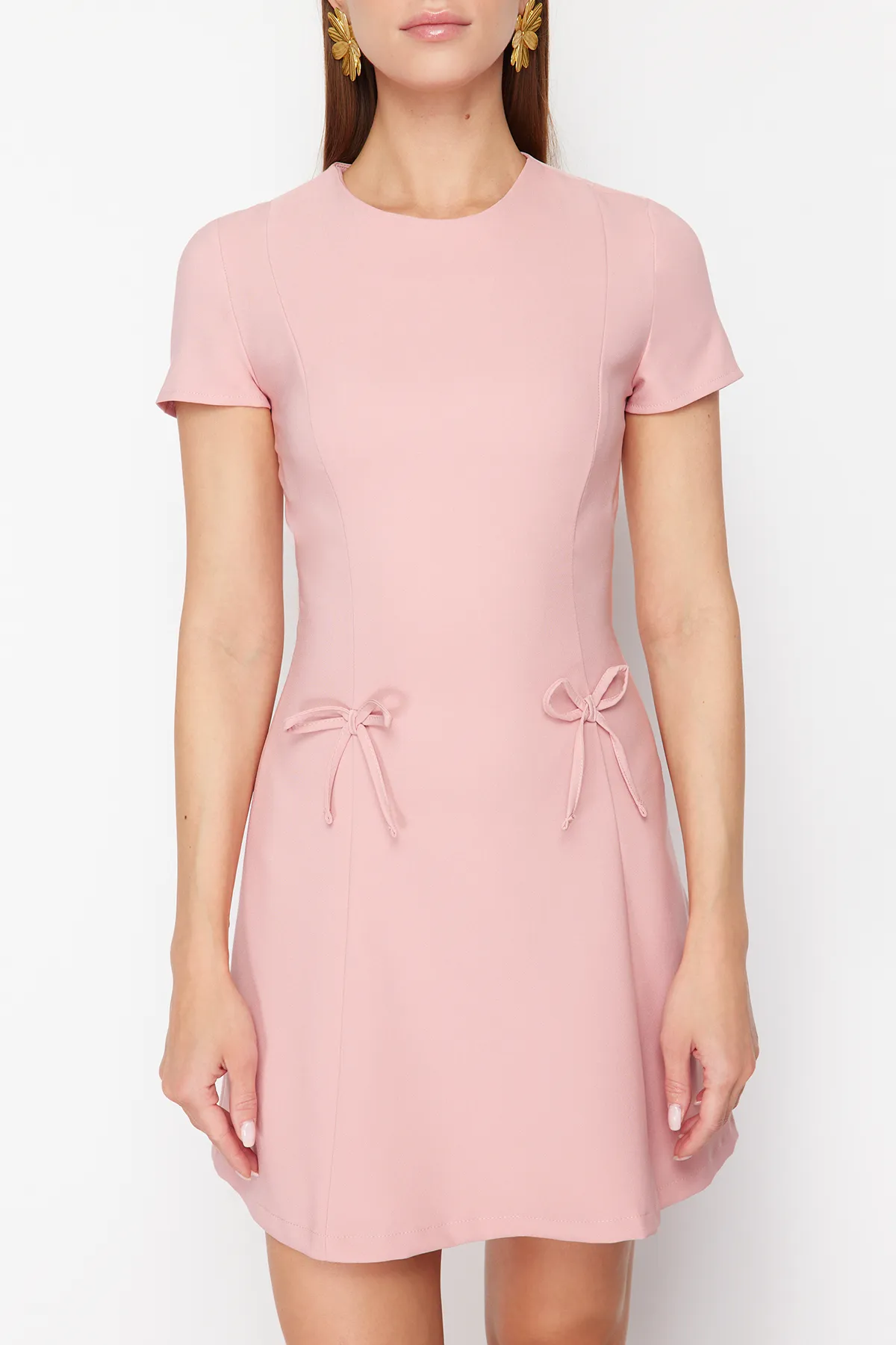 Trendyol Collection  Pudergewebtes Minikleid TWOSS24EL00803