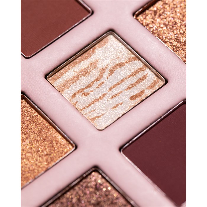 Daring Nude Eyeshadow Palette