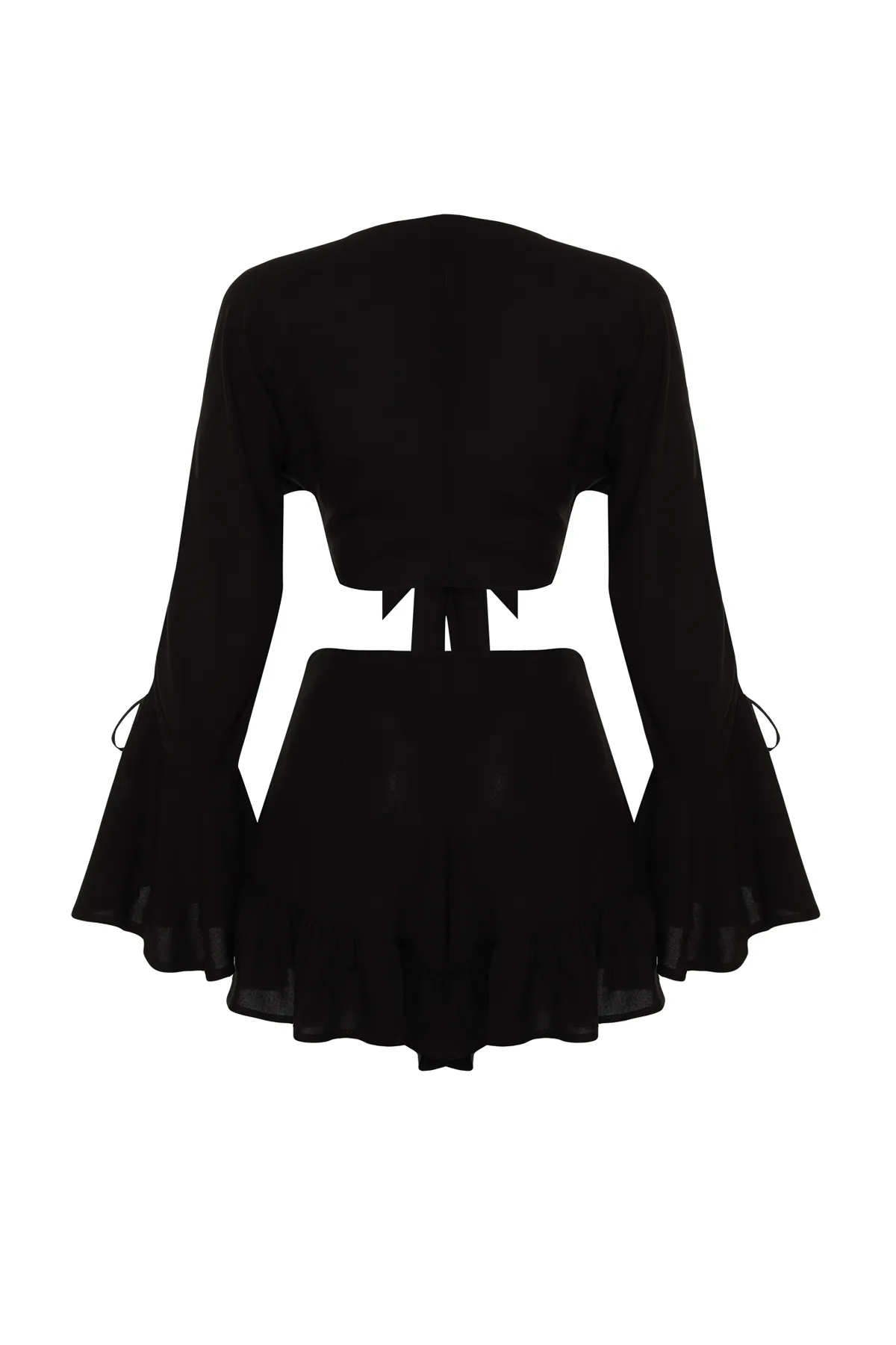Trendyol Collection  Schwarzes Set aus gewebter Rüschenbluse und Shorts TBESS23AU00128