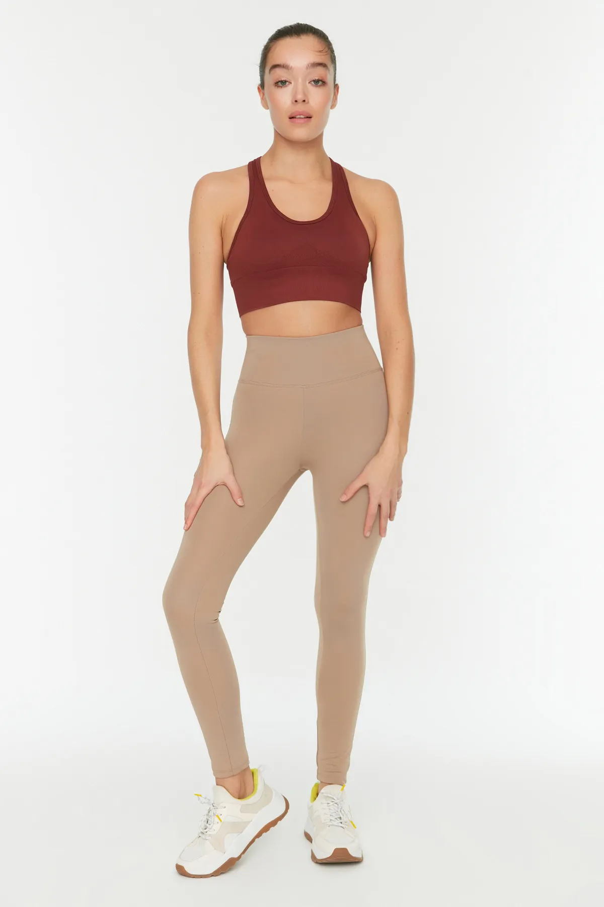Trendyol Collection  Kamelfarbene, elastische Sport-Leggings mit breiter Taille und extra Erholung in voller Länge, gestrickt, TWOAW21TA0029
