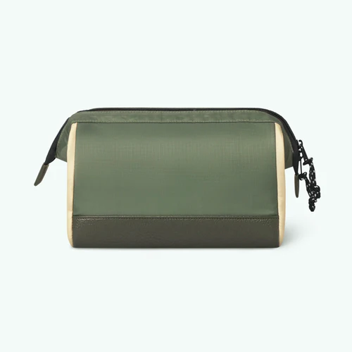 Vila Verde Green Toiletry Bag