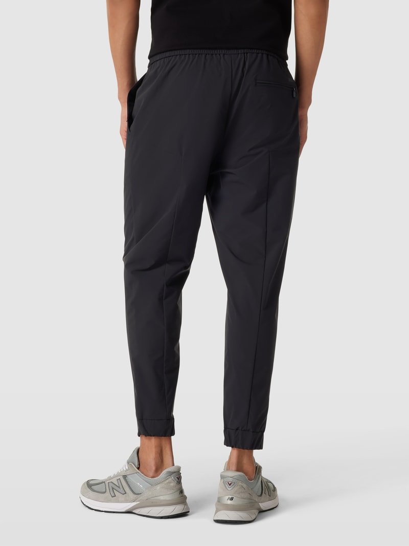 Sweatpants mit Gesäßtasche Modell 'Shinobi' in schwarz