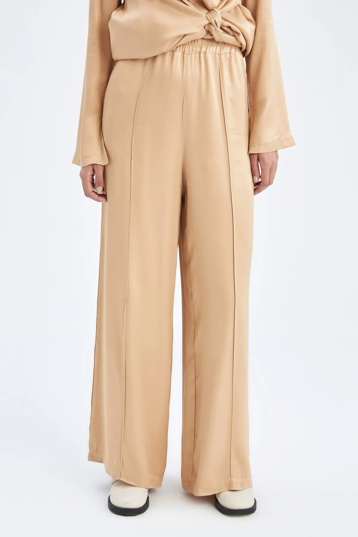 DeFacto  A-Linien-Satinhose mit weitem Bein