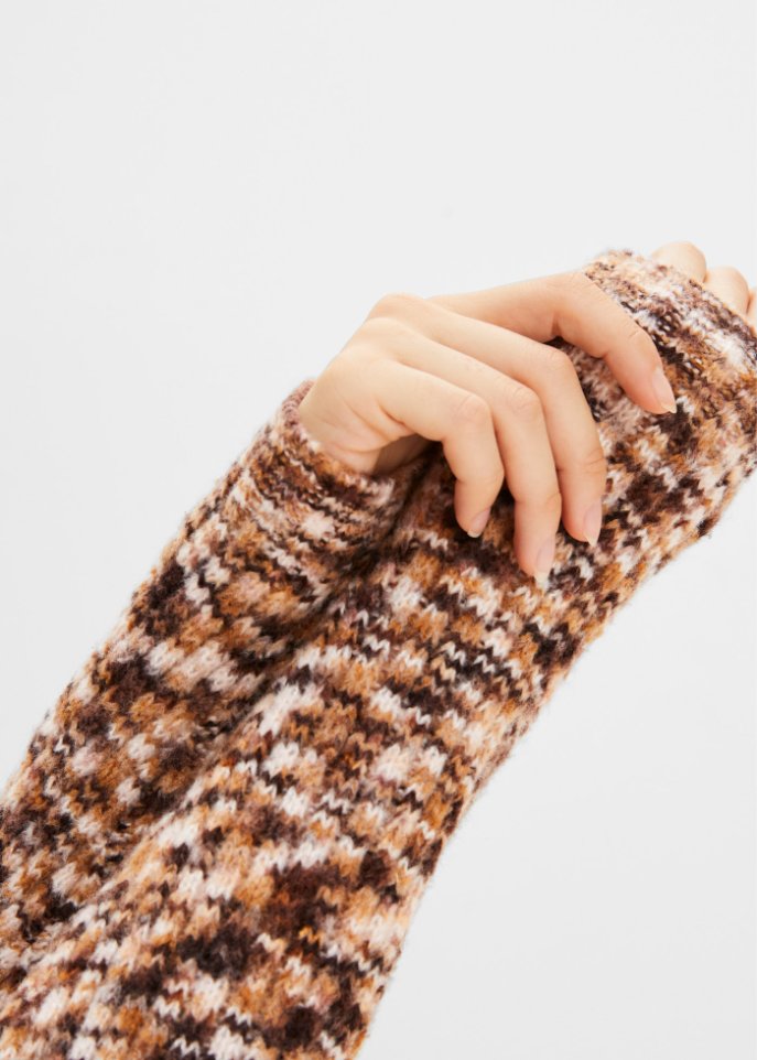 Strickkleid mit Rollkragen aus recyceltem Polyester