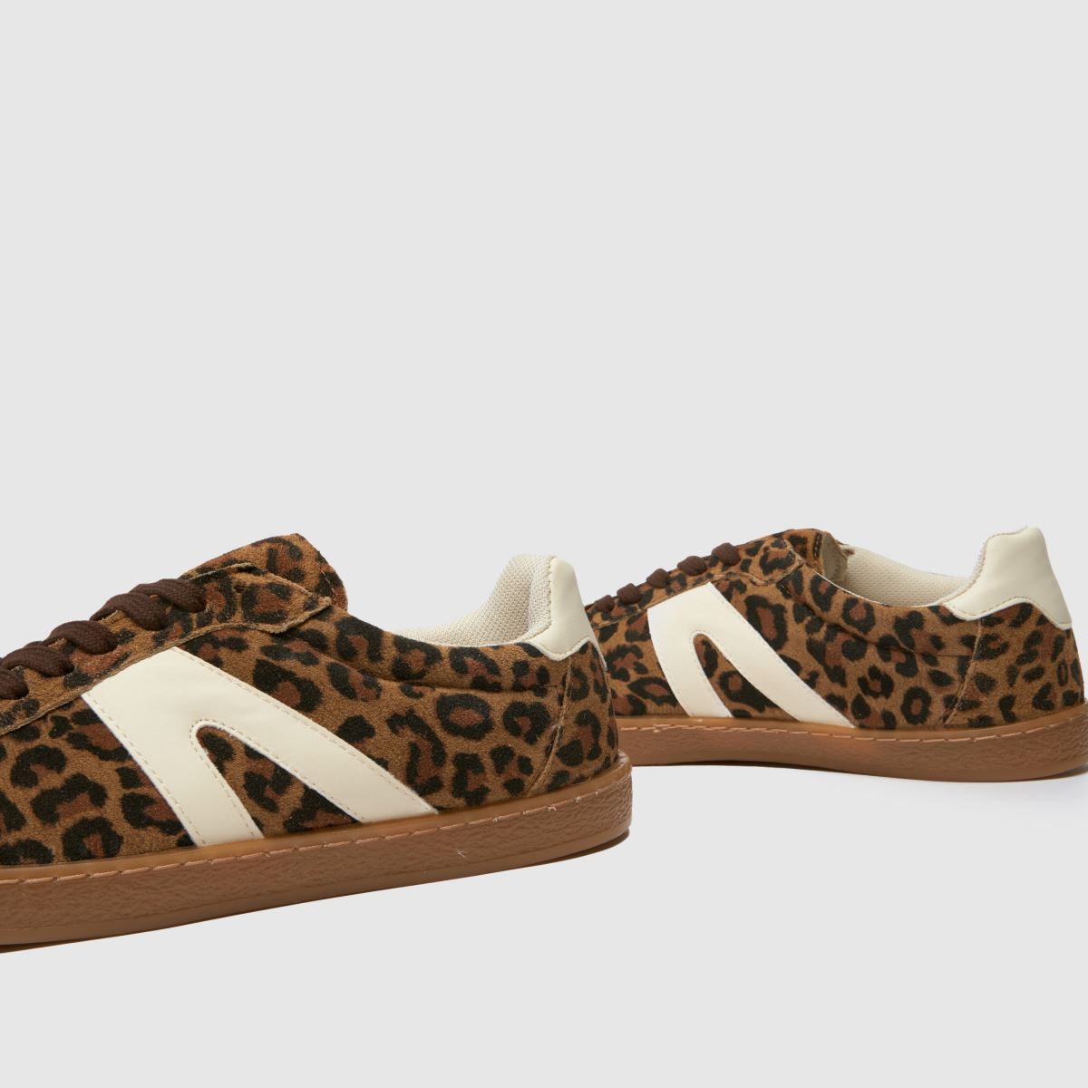 Schuh Marnie – Beige och bruna sneakers i mocka med gummisula