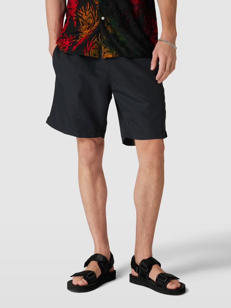 Shorts mit elastischem Bund in schwarz
