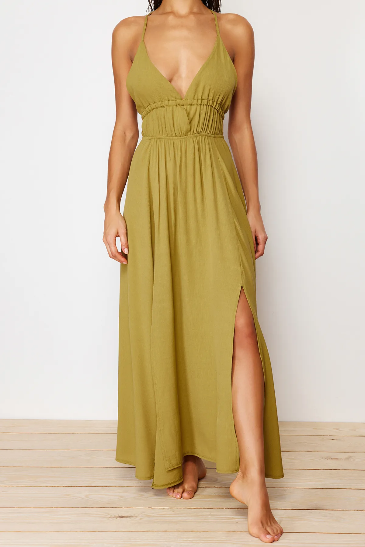 Trendyol Collection  Khakifarbenes, gewebtes, gerafftes Maxi-Strandkleid TBESS23EL00063
