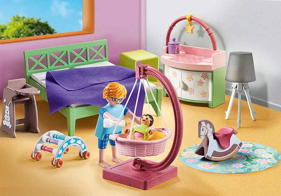 Schlafzimmer mit Babyspielecke