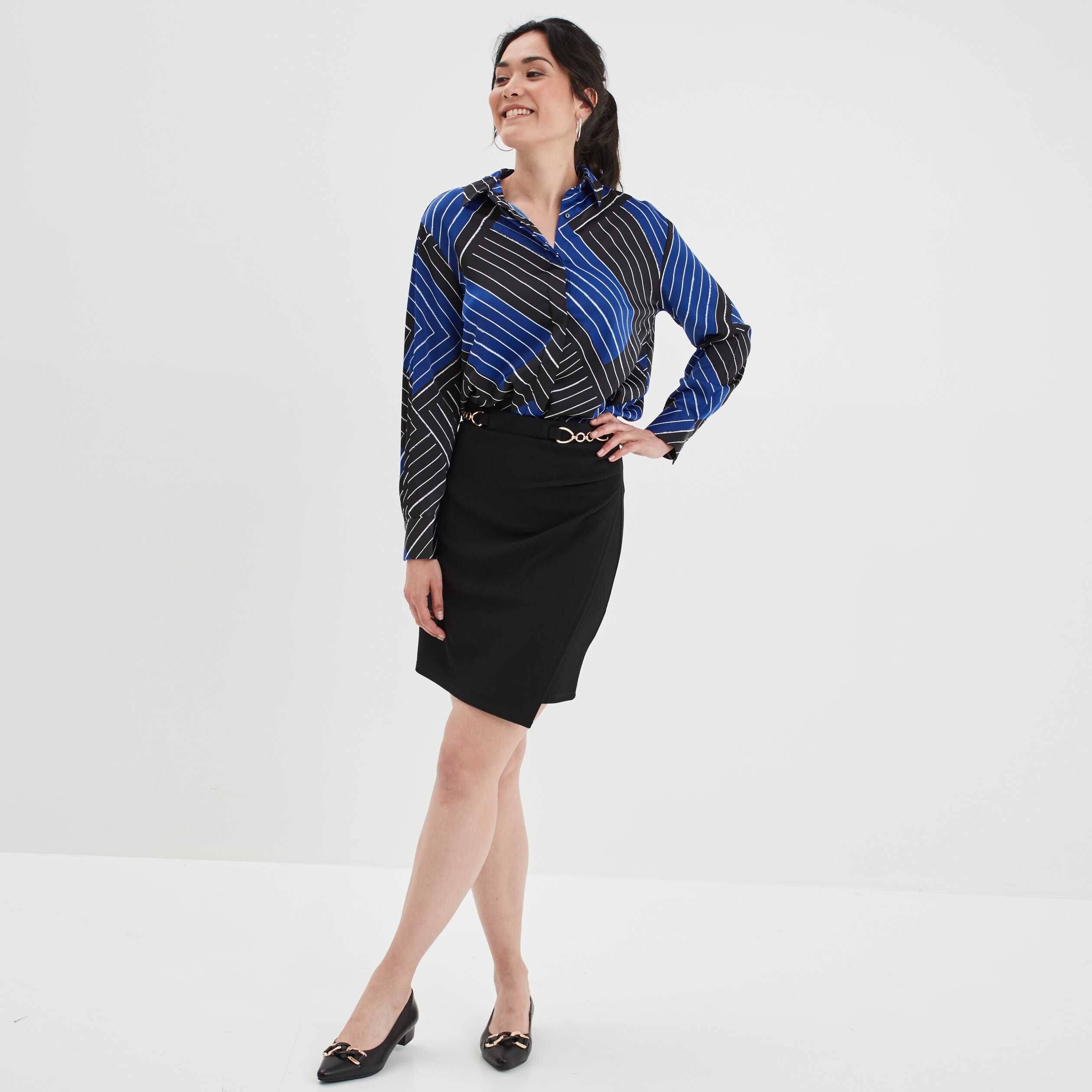 Jupe courte avec ouverture et bijoux noir femme | La Halle
