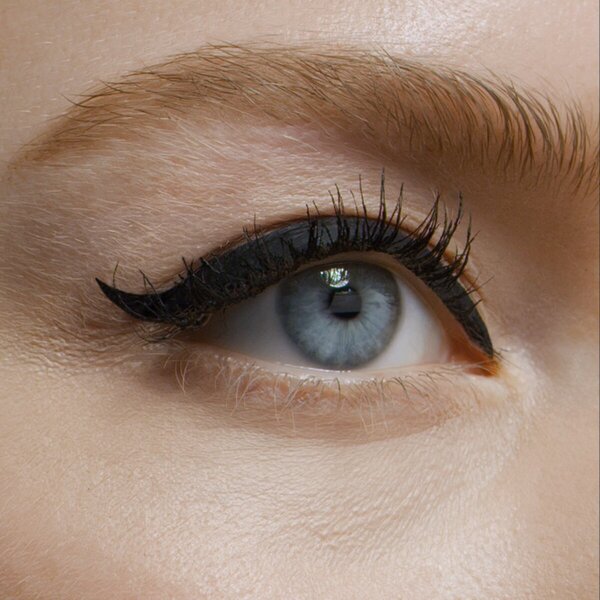 Delineador preto Matte Signature 01 da L'Oréal Paris